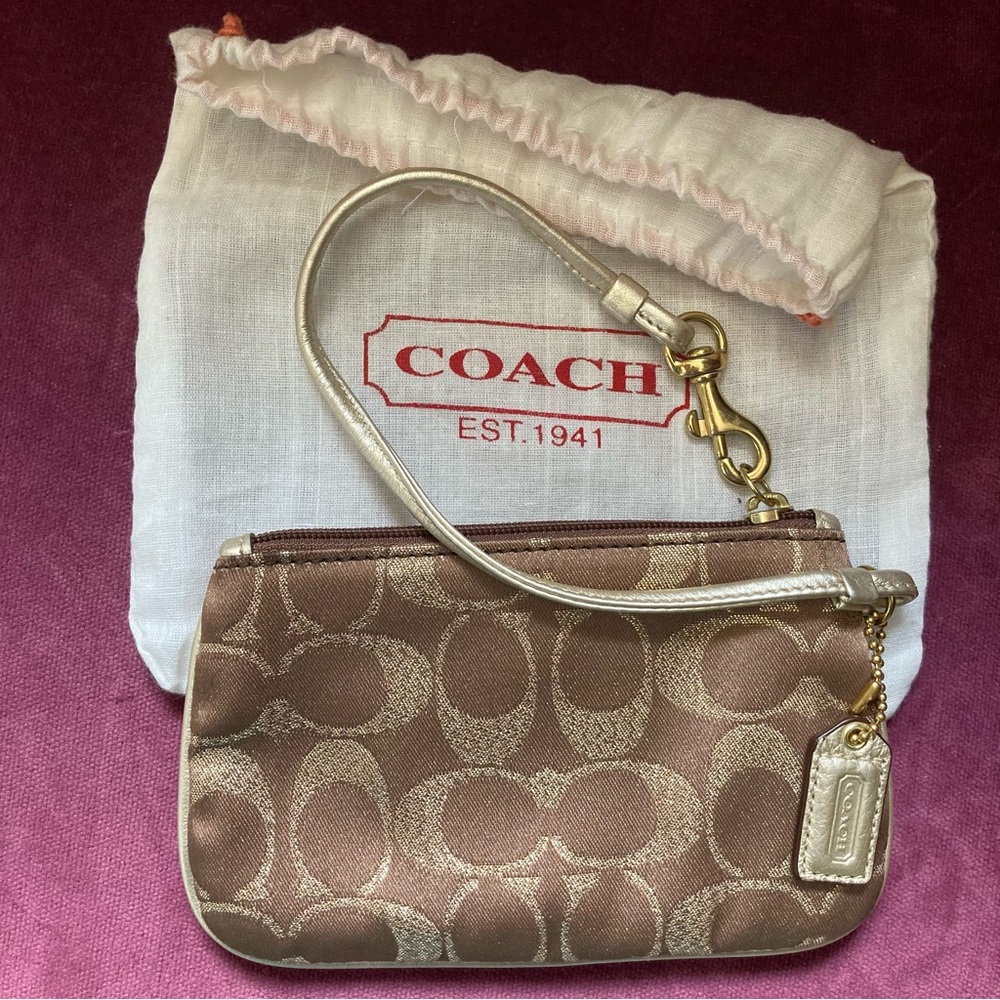 Coach Corner Zip Wristlet, Signature Canvas NWOT, dust bag included